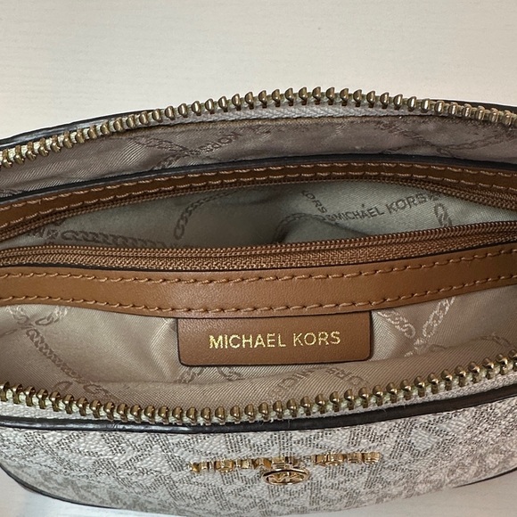 Michael Kors Cream and Brown Crossbody Bag - Picture 9 of 10
